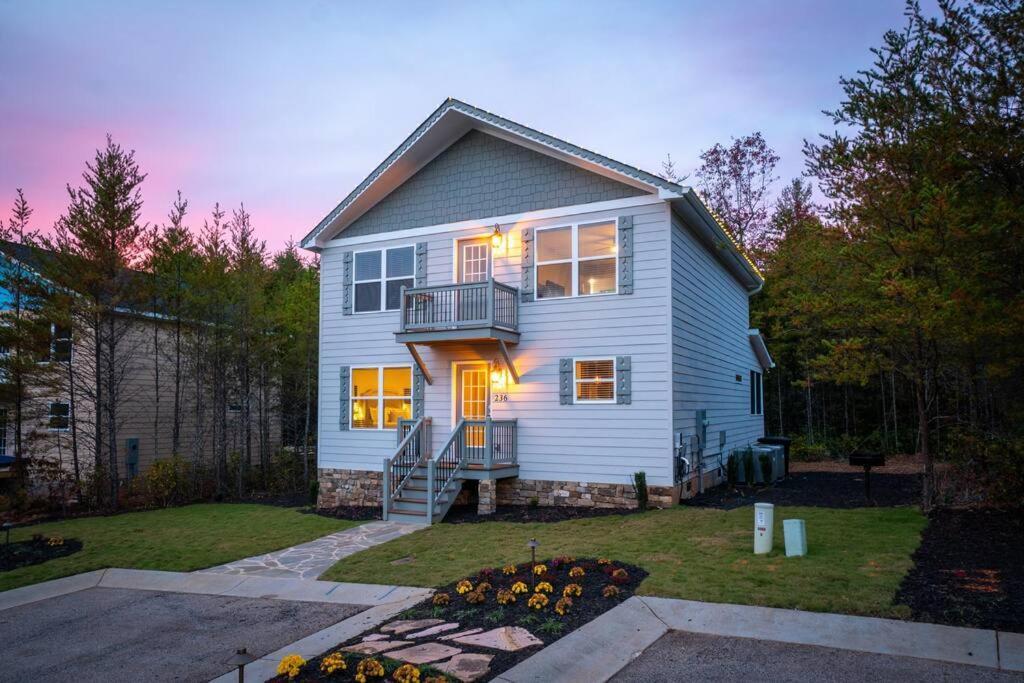 Par-Tee Haus I- Game Room & Hot Tub-Walk To Helen Bagian luar foto